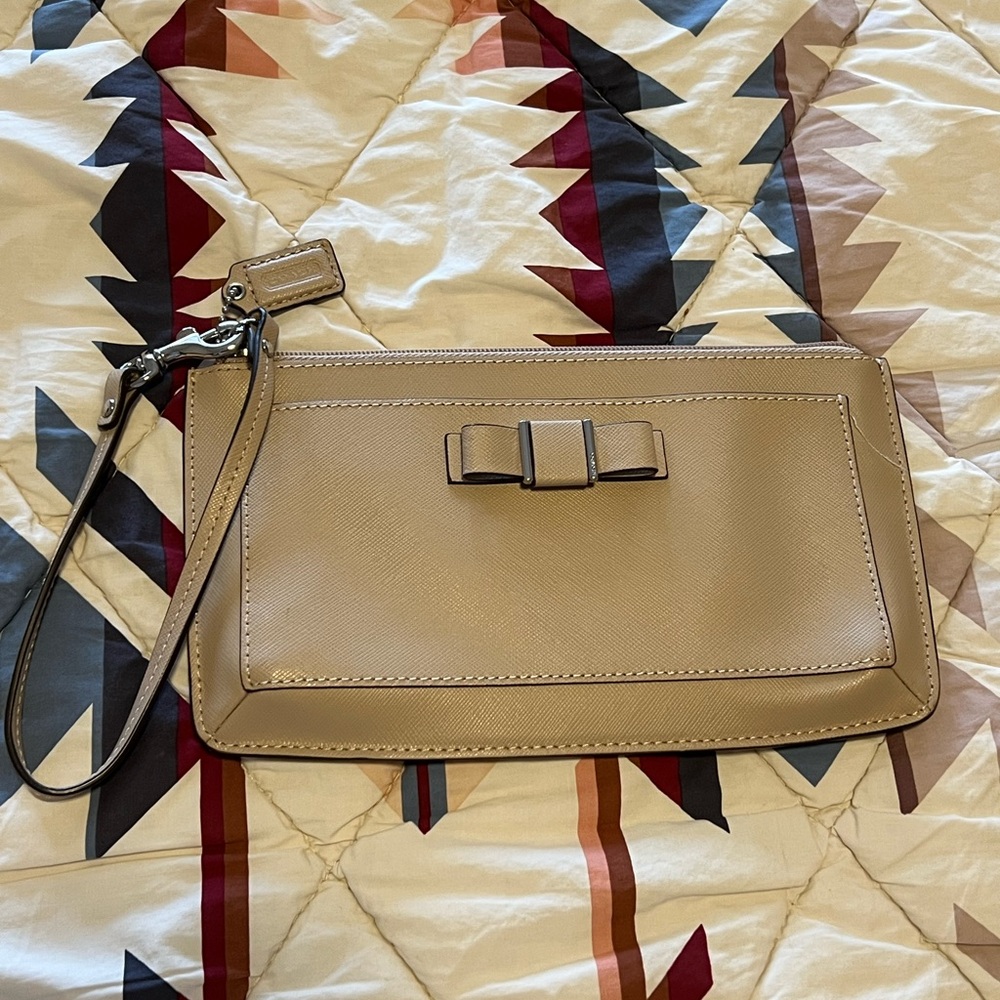 Brand New Coach wristlet 💕